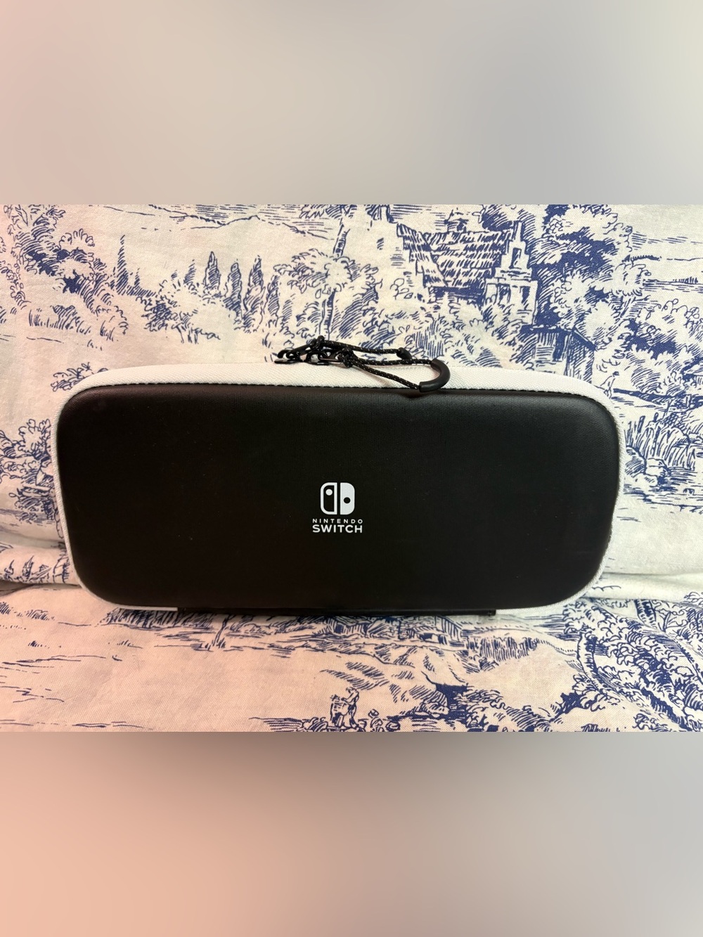 Nintendo Switch OLED Carrying Case Black White Zippered 10.5”x5” EUC